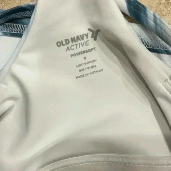 Old Navy Active Women’s Powersoft Fitted Crossback Tank Top Built In SportsBra S - Picture 3 of 5